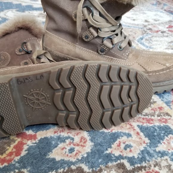 Bussola women's size 8 winter boots. Like new condition tan suede. - Picture 3 of 3